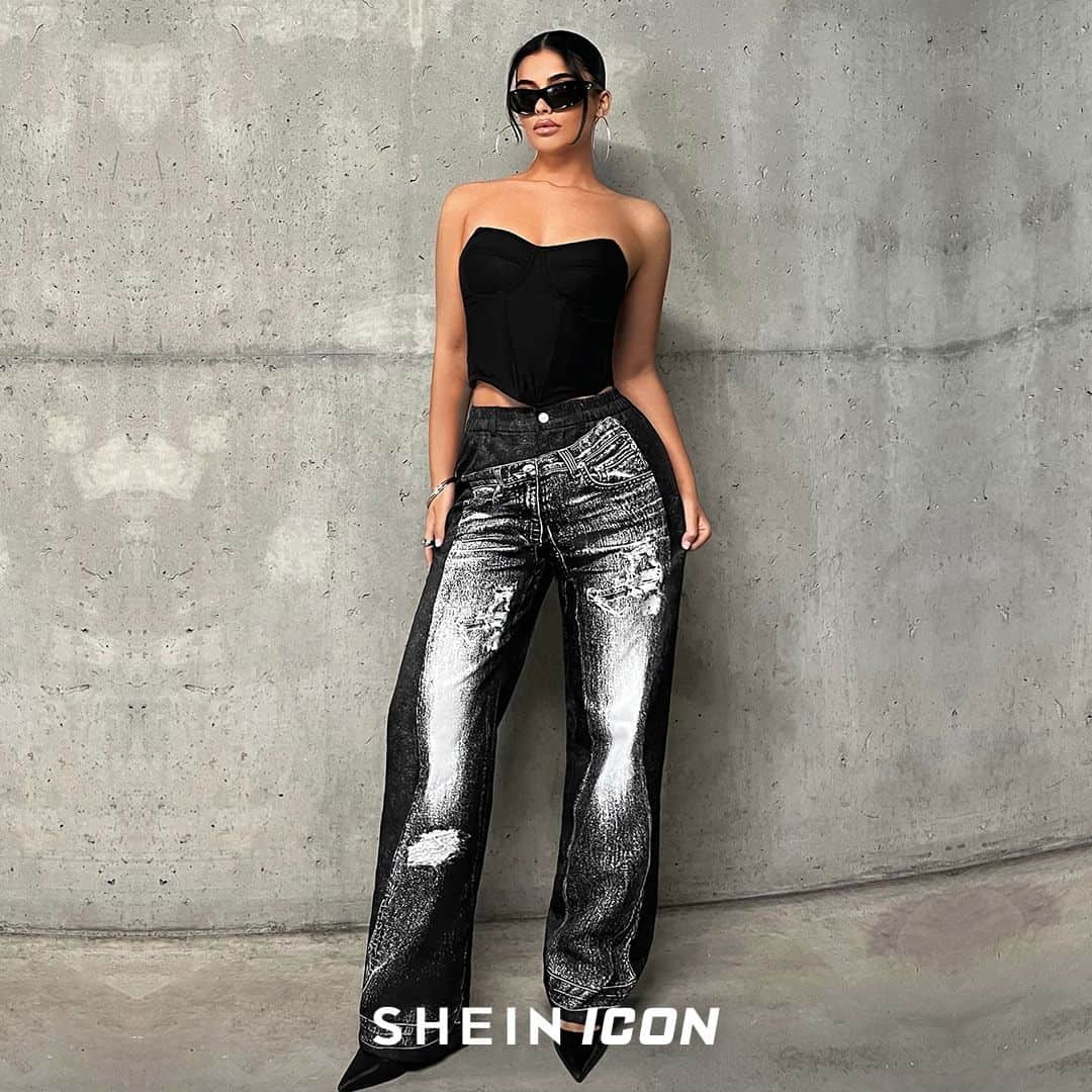 SHEINさんのインスタグラム写真 - (SHEINInstagram)「Get your Y2K video vixen vibes on lock 🎥 These styles are sure to make your summer instantly ICONIC 🖤   🔎15730429 15730283 16150866 16166560  #SHEINICON」7月1日 23時00分 - sheinofficial