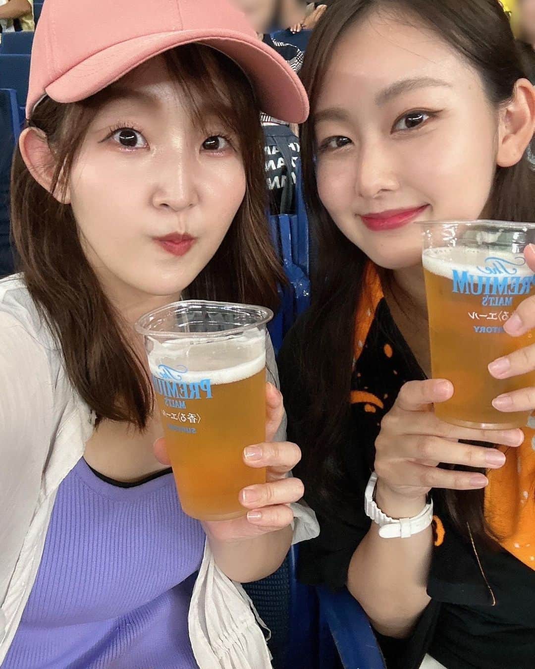 古城優奈のインスタグラム：「昨日は仕事終わりに東京ドーム行ってきました⚾️  かなさん誘っていただいてありがとうございました🤭♡ ジャイアンツはサヨナラホームランで勝ちました🐰  ジャビットおじいちゃん可愛かった🫰🏻 今までマスクかと思ってたらヒゲだったみたいw  #東京ドーム #ジャイアンツ #巨人 #阪神タイガース #野球観戦」