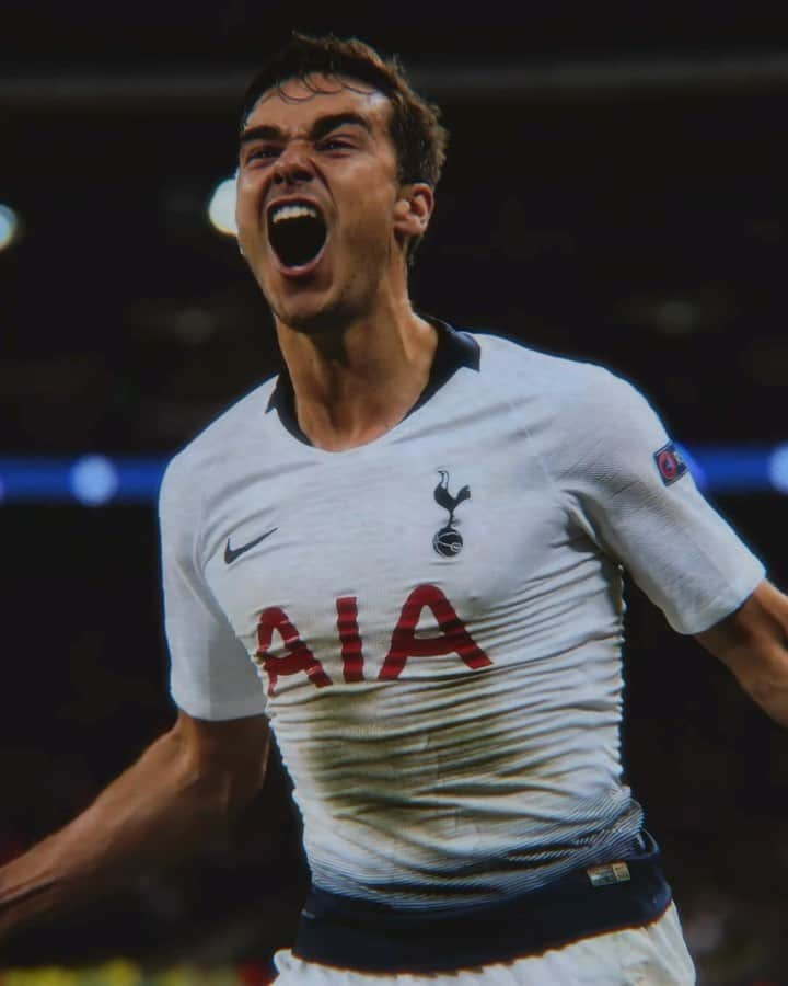 ハリー・ウィンクスのインスタグラム：「Joining my boyhood club at the age of 5, it was always my dream to wear the spurs shirt just once. 203 appearances, champions league final and so many amazing memories later I can hand on heart say I have achieved the things the 5 year old me could only have ever dreamt about.  Now it is time for the next chapter and I am excited for the challenges ahead. I’d like to thank everyone at the club for everything they’ve done for me but most of all I want to thank the fans for the love and support over the last 21 years💙」