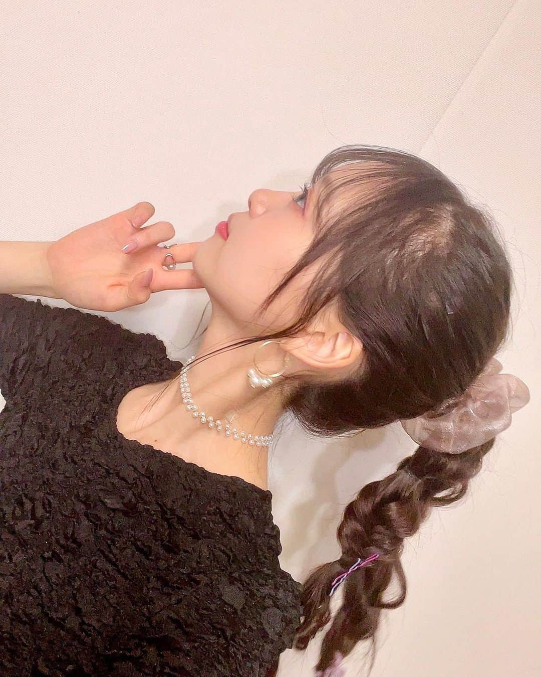 芹澤優のインスタグラム：「♡  ヘアアレンジめちゃくちゃ可愛かった！  ワンピース @honeymihoney_official   ヘブバンレディオ今見るとこの私がいます！ワンピース全身だとマジで可愛いからみて〜」