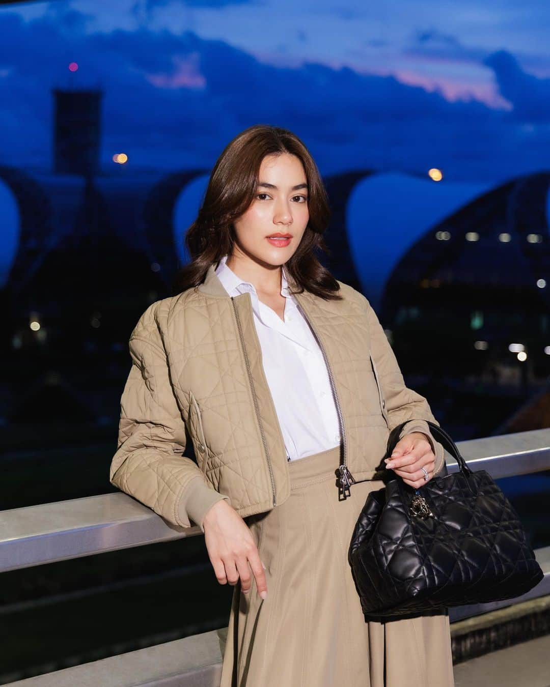 キンバリー・アン・ウォーテマス・ティアムシリのインスタグラム：「Majorly excited for this journey with @dior #DiorFall23 #DiorCouture 🤍🇫🇷」