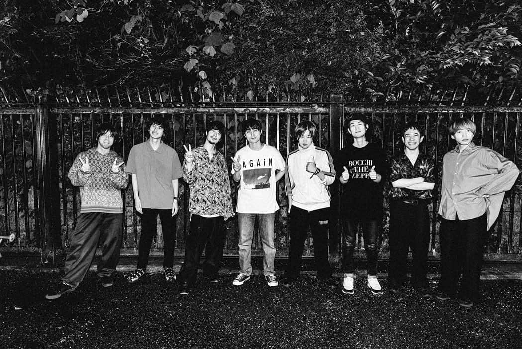 三原健司さんのインスタグラム写真 - (三原健司Instagram)「「曲も良い ライブも良い 人柄も良い 志も高い お互い14年くらいバンドやってきてなんで今まで出逢えなかったんや」ってくらい良い日になったハンブレッダーズとのツーマン @大阪城音楽堂  SOUND CONNECTION、こういう出逢いがあるからバンドは最高なんよね。 この先お互いどんなバンドに成長していくんやろうか。これからのシーンを駆け抜けていくだろう素敵な仲間がまた増えました。来てくれた皆もありがとね。俺は寝ますおやすみ」7月1日 23時49分 - miharakenji