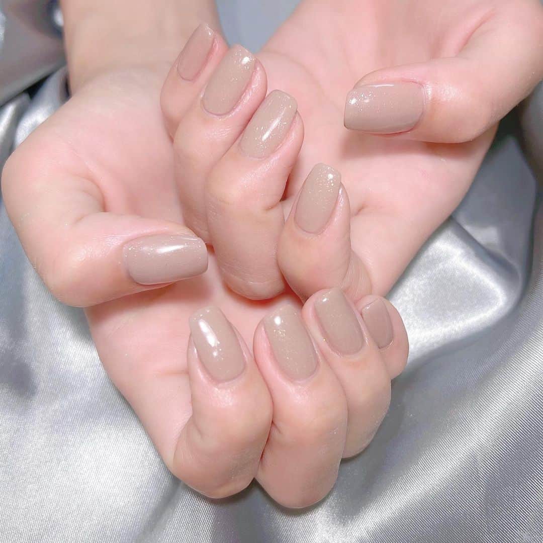 なかやまちえこのインスタグラム：「ワンカラーネイル💅⠀ ⠀ @hinaofficial0313 さん⠀ シンプルイズベスト♡⠀ ⠀ #nail #nails #nailart #ネイル #美甲 #ネイルアート  #japanesenailart #manucure #japanesenails #manicurist #gelnails #أظافر #네일아트 #미용  #เพ้นท์เล็บ #artedeuñas #เพ้นท์เล็บเจล #ジェルネイルデザイン #ネイルデザイン #nagelkunst #ワンカラーネイル⠀ @aby_sharenail @pregel.jp @kimacat_betty」
