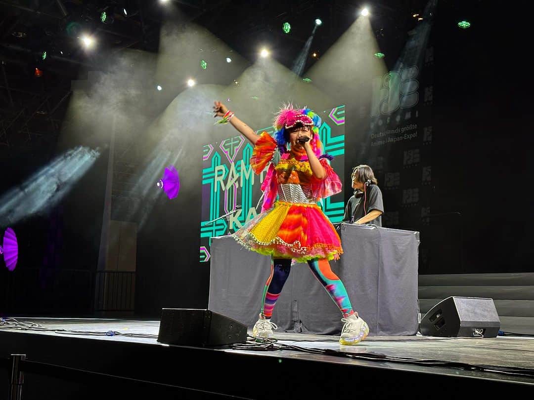 KARIN さんのインスタグラム写真 - (KARIN Instagram)「Thank you DoKomi🎀💗 Vielen Dank!!  #dokomi #germany #düsseldorf #🇩🇪」7月2日 0時17分 - karin.tempurakidz