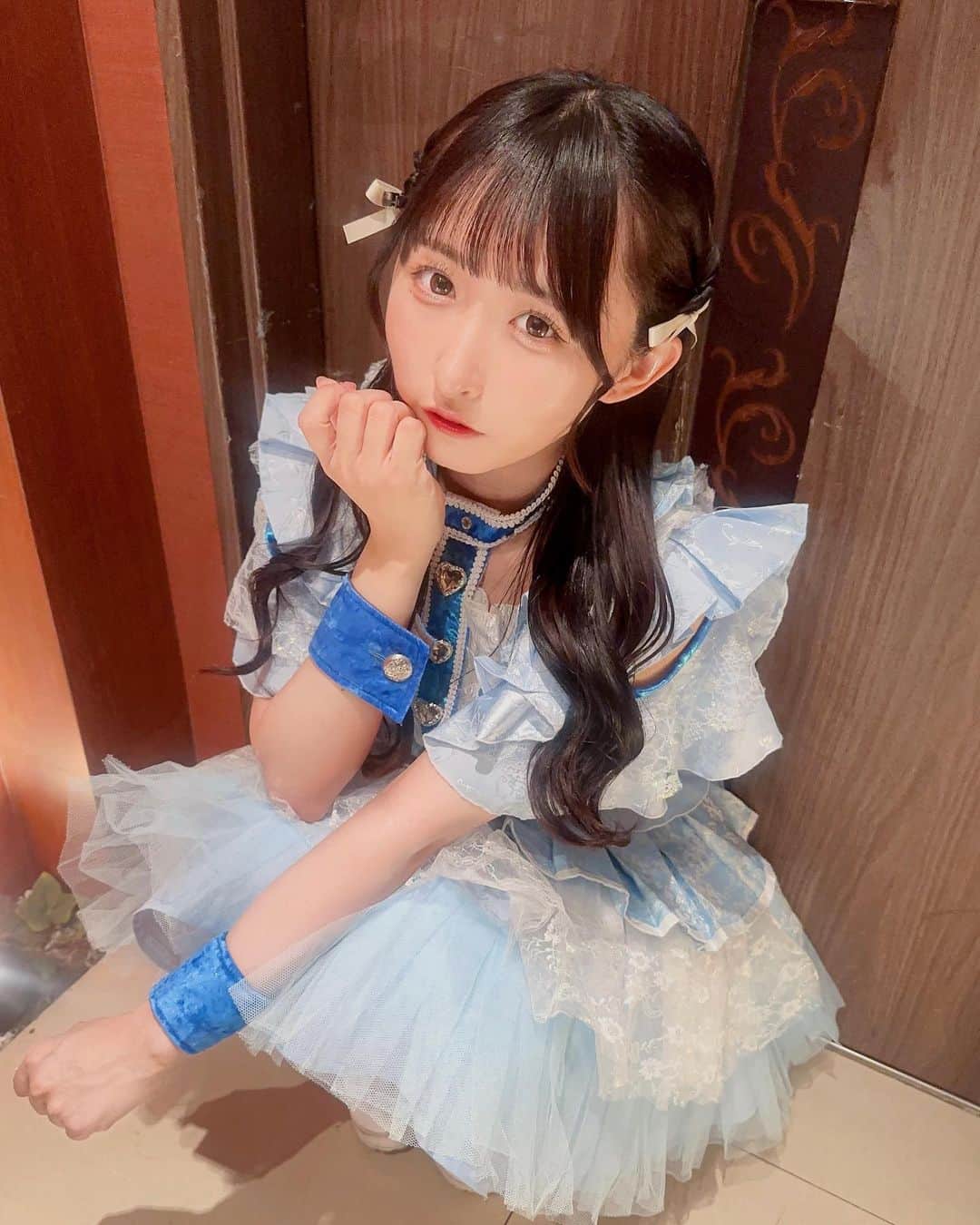 咲山しほのインスタグラム：「♥ . . 最近 この髪型ハマってる🫶 . くるりんぱヘア♡ . . #アイドル #アイドル衣装 #japanesegirl #偶像 #可爱萌 #jpaneseidol」
