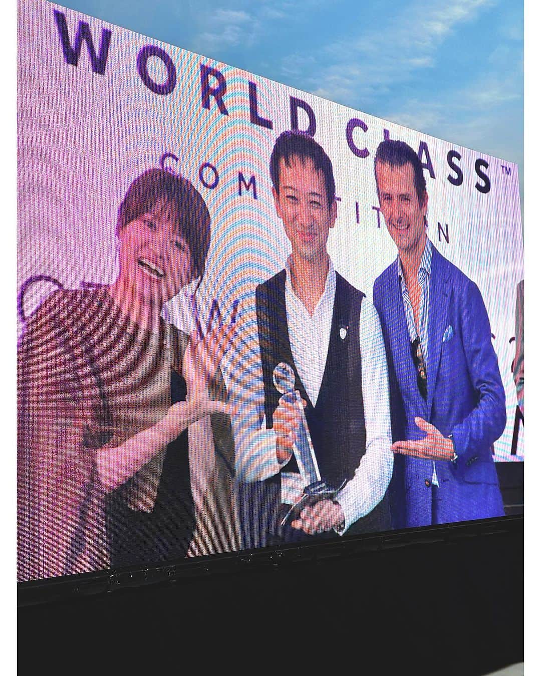 幸太さんのインスタグラム写真 - (幸太Instagram)「End of June  【world class Japan 2033 】  @diageo が主催する バーテンダー世界一を決める大会 DIAGEO WORLD CLASS2023  ９月にブラジル🇧🇷サンパウロで 行われる世界大会に行けるひとりを決める JAPAN FINALが行われた 豊洲キラナガーデンに招待して頂きました。  ドレスコードは、 リゾートカジュアル🏝️  最高の天気☀️  最高のロケーションと演出  そして最高のお酒を仲間たちと…  素敵な時間を過ごさせて頂きました🙏  こんな美味しいお酒と時間を過ごせたJAPAN FINAL ブラジル🇧🇷サンパウロでの 世界大会もかなり気になる…  #お酒は20歳になってから   #diageo  #diageojapan  #diageoworldclass2023  #pr」7月2日 0時41分 - kotawave