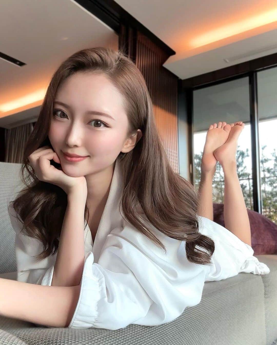 山下舞のインスタグラム：「エクシブ有馬離宮 ⁡ 今回はスーパースイートグレードの中でも 一番広く一つしかないお部屋にお泊まり行ってきたよ💐‪‪ エクシブで最大の広さみたい！ ⁡ 開放感全開でお風呂入れたのは最高にリフレッシュできた🍋 朝ごはんも最高だったまた行きたい🤍 ⁡ ⁡ ⁡ #有馬離宮#エクシブ有馬離宮#会員制ホテル#温泉 #特別室#温泉旅行#温泉巡り#旅スタグラム#旅館の朝食 #部屋紹介#高級ホテル#有馬温泉#有馬温泉グルメ」