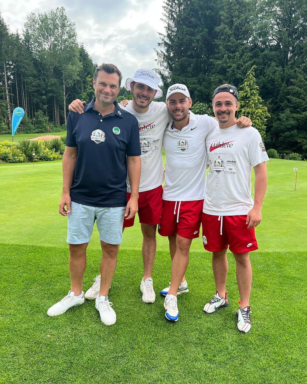 ケヴィン・フォラントさんのインスタグラム写真 - (ケヴィン・フォラントInstagram)「⛳️🏌️‍♂️」7月2日 0時44分 - kevin_volland