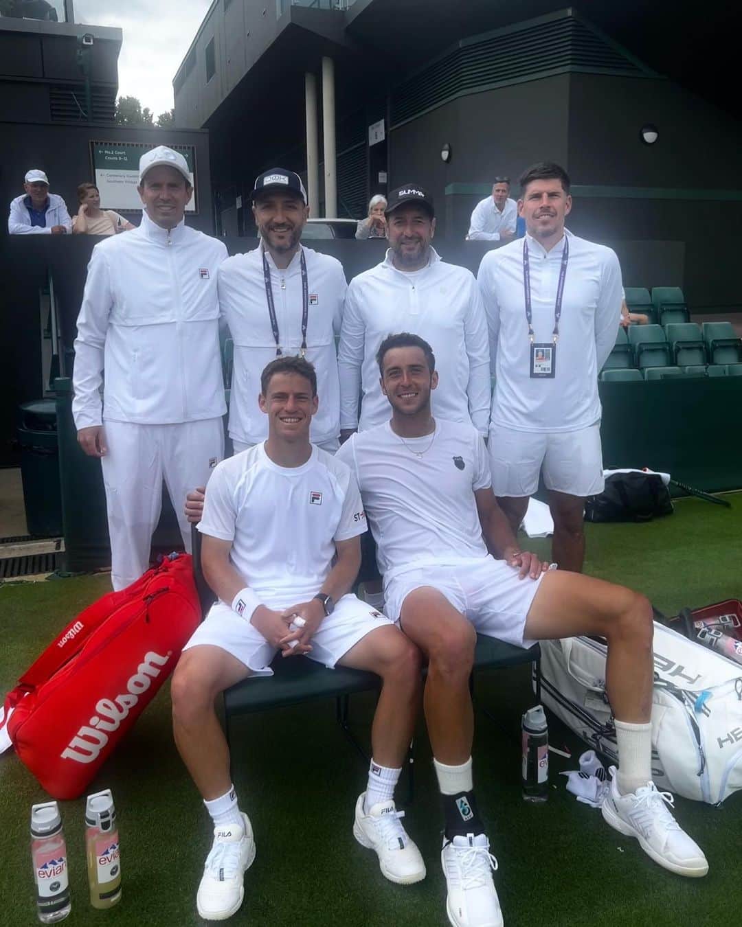 のインスタグラム：「Todo listo en @wimbledon con el gran @tomasetcheverry123 !!! 🍀🍀🇬🇧🍓✅」