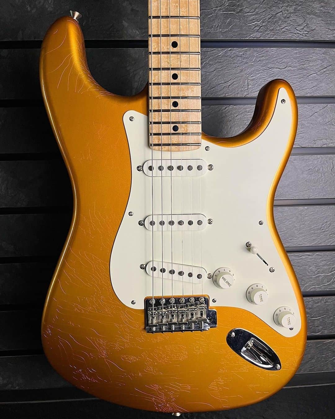 Fender Guitarのインスタグラム：「This #Straturday we're bringing you a Super Faded Candy Tangerine Strat from @levi_perry in the @fendercustomshop. 🍊 It features a birds eye maple neck, 22 frets and a 12" radius.」