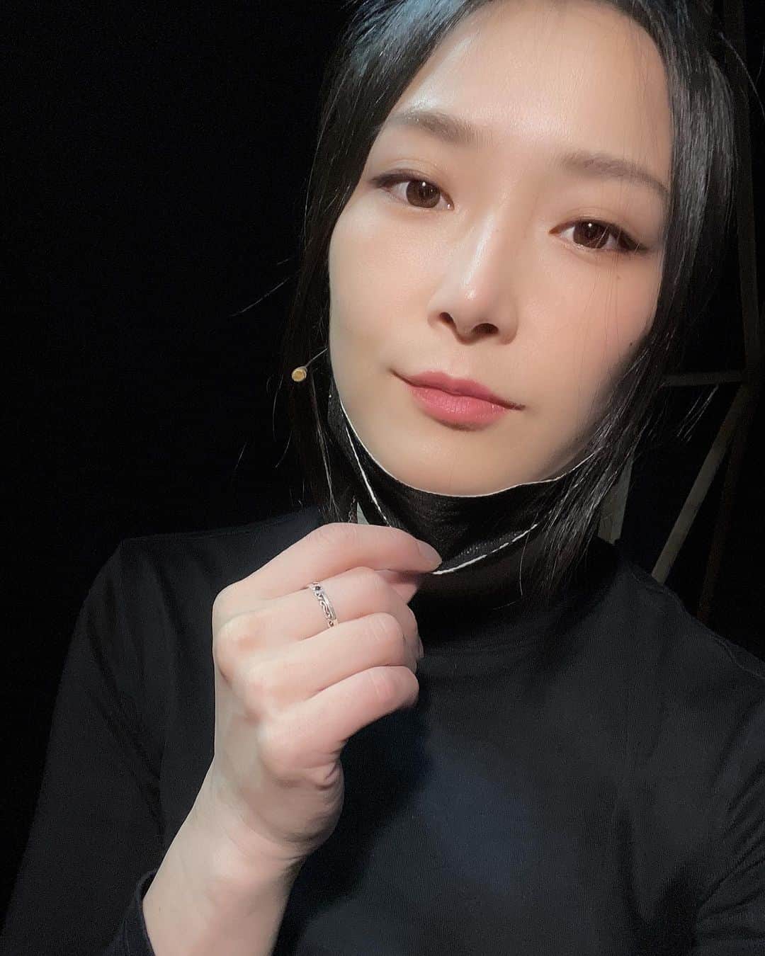 のインスタグラム：「マイクつけて歌う瞬間ってドキドキするけどみんなの声が重なっていくのがはっきり聞こえてウキウキする。  次はいつ歌えるのかな🎙️」