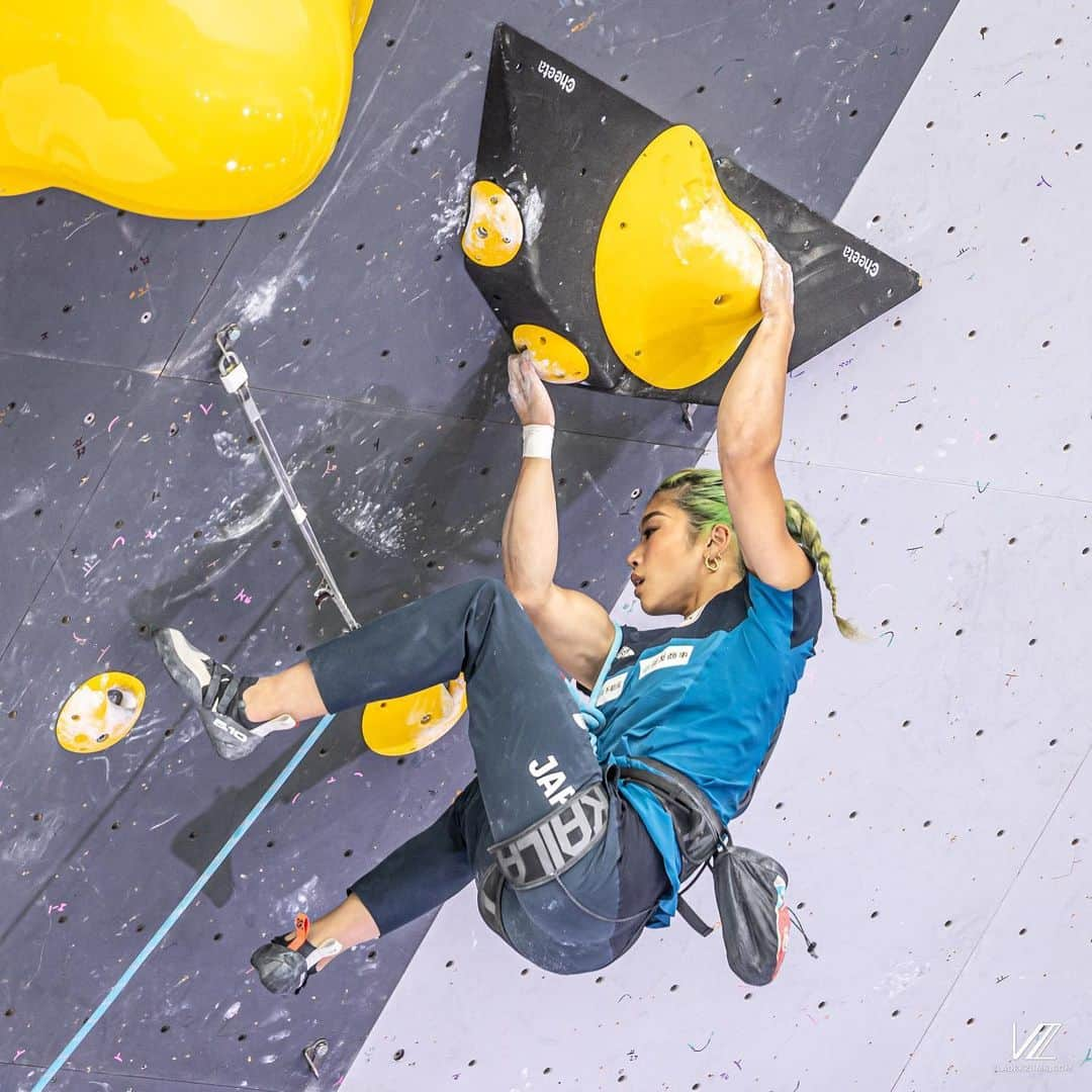 野中生萌のインスタグラム：「I was disappointed to miss the semifinal because I climbed well on both routes. My score was lowered because the judges think I stepped on a bolt. I know this has happened to  a lot of athletes in the past, but I think it’s frustrating that it continues to happen when they can easily fix this problem by using bolt covers.  The next stop is Chamonix! 🔜🔥🔥  📷: @vladek_zumr」