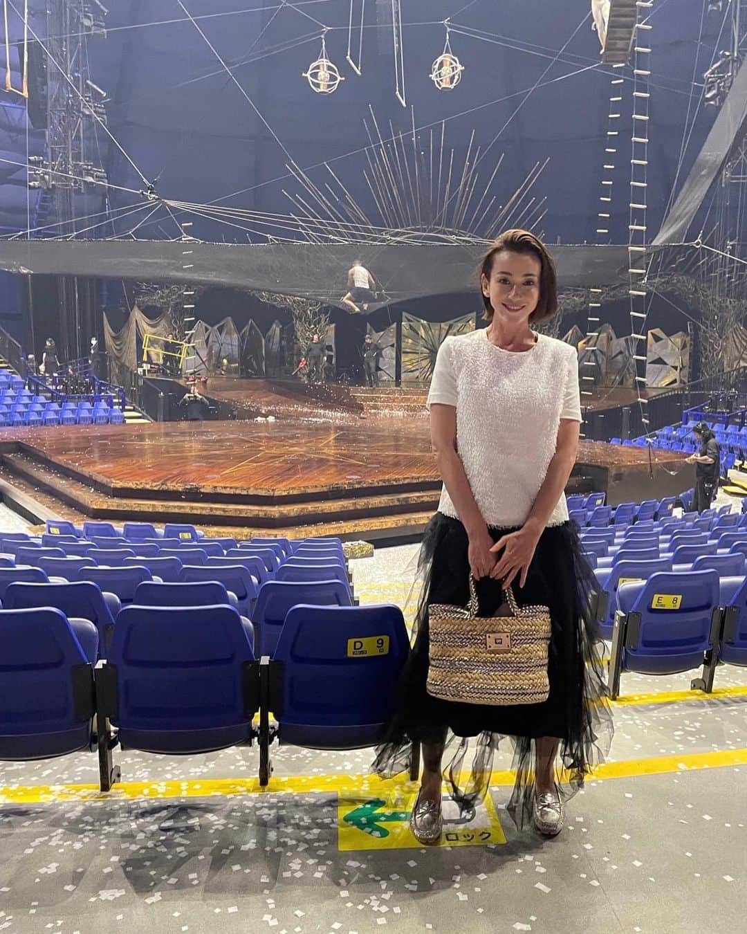 アリスのインスタグラム：「🩰🎪🪜🤡🎪」