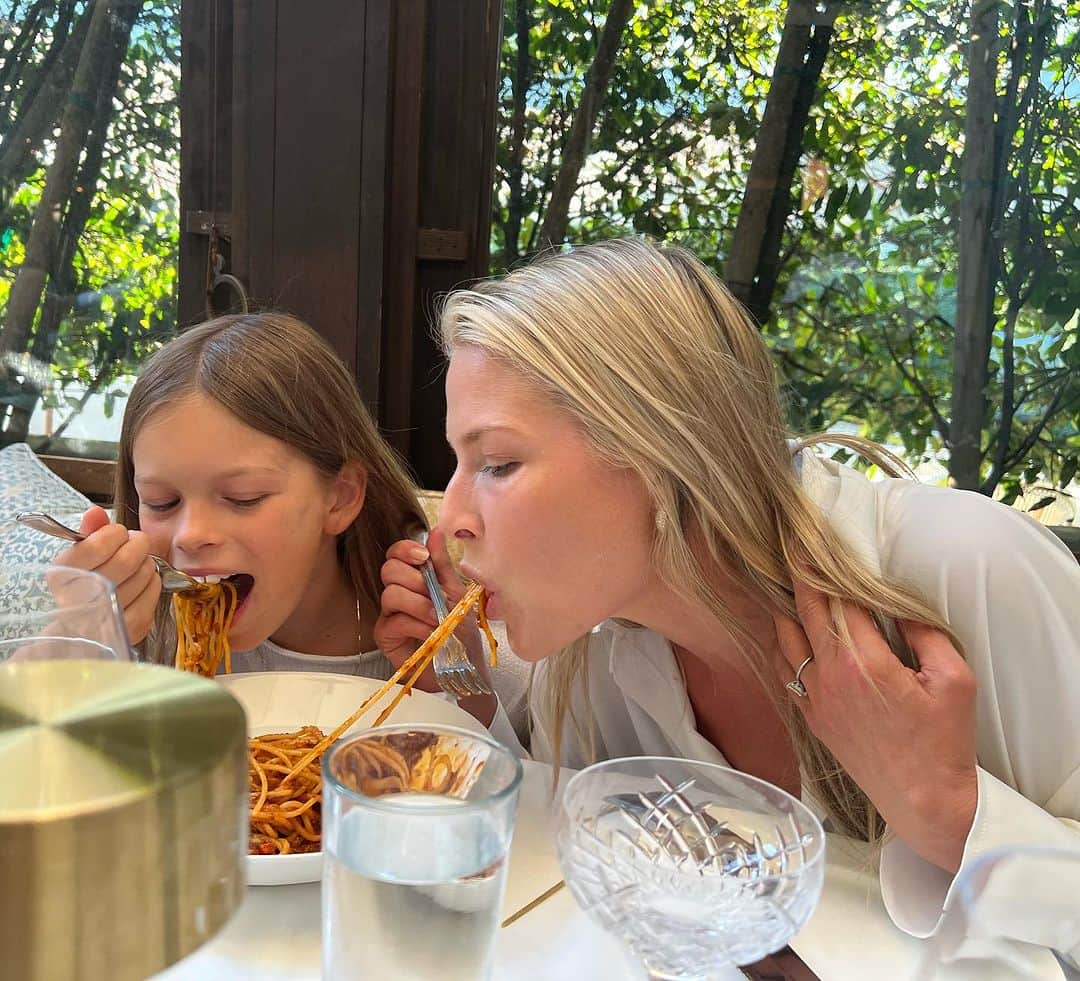 アリ・ラーターさんのインスタグラム写真 - (アリ・ラーターInstagram)「48 hours in LA! ️ 🍝 ️」7月2日 1時 ...