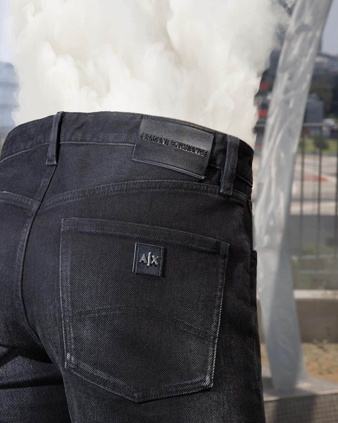 ジョルジオアルマーニのインスタグラム：「#AXdenim details  Photo @dawlissh」