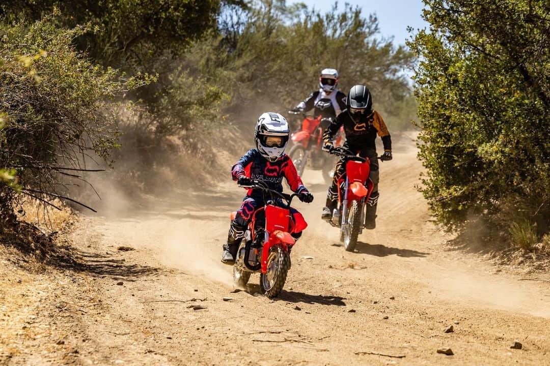 Honda Powersports USのインスタグラム：「Happy Saturday! We hope your 4th of July weekend with the family looks a little something like this. #CRF50F #CRF110F #CRF125F」
