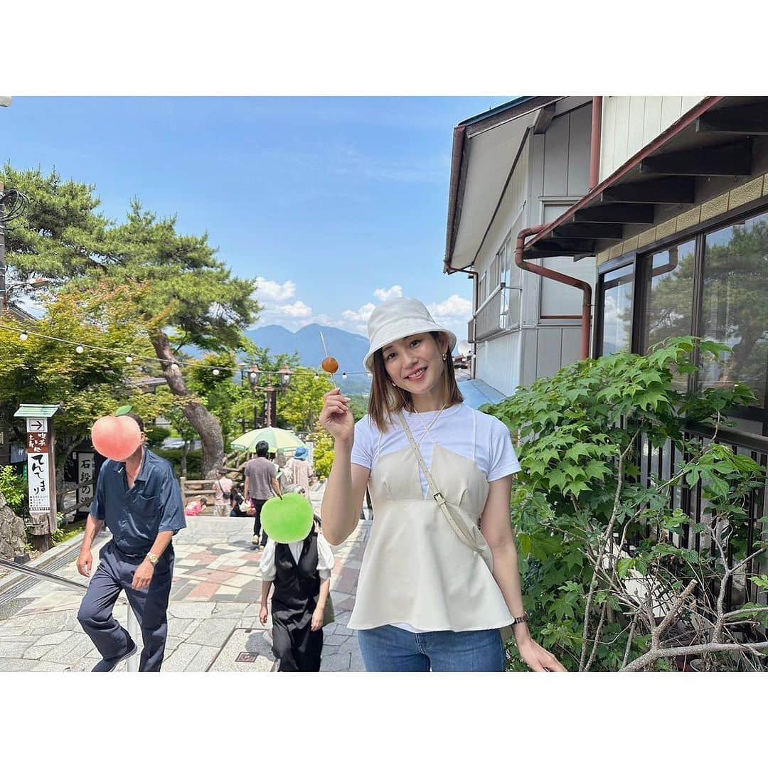 佐々木瞳さんのインスタグラム写真 - (佐々木瞳Instagram)「【7月スタート】  7月はじまりましたね！ 何でもスタートはいつもうきうき˚✧₊⁎❝᷀ົཽ≀ˍ̮ ❝᷀ົཽ⁎⁺˳✧༚先月までバタバタしていたので、今月はプライベートも楽しんでいきたいです🤍🪽  写真は5月に伊香保温泉街にバス日帰り旅行に行ったときのもの🚌いつのまにか1ヶ月たっていた:(；ﾞﾟ'ωﾟ'): 伊香保温泉街楽しかったなぁ。90分くらいしか時間なかったけれど、玉こんにゃくや鬼釜うどん、温泉まんじゅうなどの美味しいものや射的やお参りなど楽しいことが沢山あって、温泉入らなかったけど笑、十分楽しめました*･゜ﾟ･*:.｡..｡.:*･'(*ﾟ▽ﾟ*)'･*:.｡. .｡.:*･゜ﾟ･*  また行きたいな♪ 今月も沢山楽しみましょう🥰  #群馬県 #伊香保温泉街 #バスツアー #トラベラー #観光 #弾丸旅行 #フットワーク軽め #旅 #trip #travel #traveler #旅行 #travelgram #地域 #地域創生 #地域活性化#地域の魅力 #関係人口 #地域ファン #観光人口 #交流人口 #移住人口 #定住人口 #７月スタート #伊香保温泉石段街 #伊香保温泉 #きしめん #鬼釜うどん」7月2日 2時15分 - hitomihappygirl1026