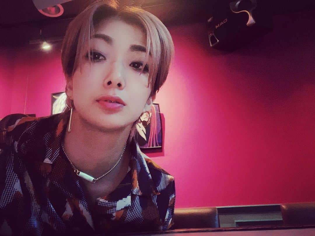 花瑛ちほのインスタグラム：「「何でもないよ」なんでもないよ  君といるときの僕が好きだ  #マカロニえんぴつ #久しぶりに #好歌詞 #シンプルええね」