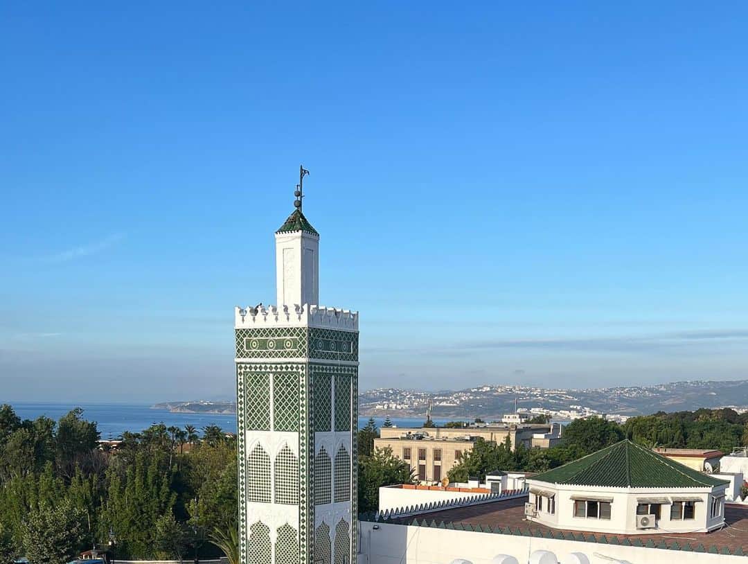 アーロン・トヴェイトさんのインスタグラム写真 - (アーロン・トヴェイトInstagram)「Jacques Brel is Alive and Well and living in Tangier!」7月2日 2時52分 - aarontveit