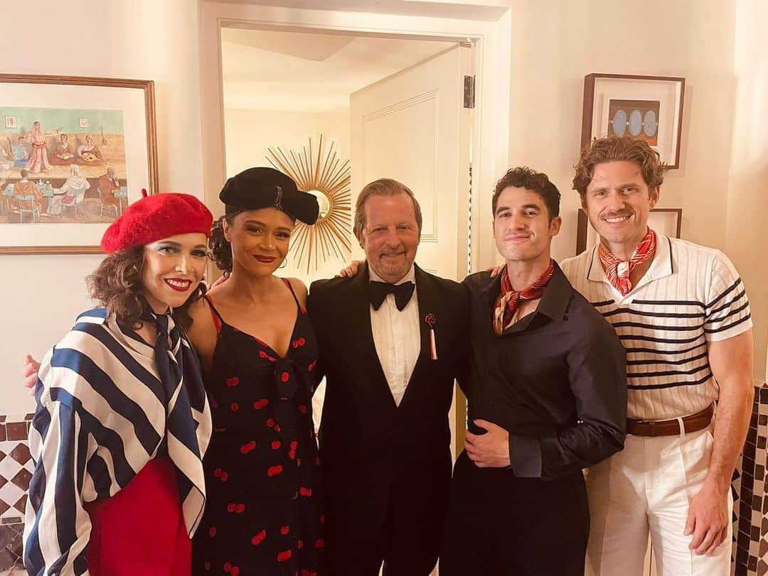 アーロン・トヴェイトさんのインスタグラム写真 - (アーロン・トヴェイトInstagram)「Jacques Brel is Alive and Well and living in Tangier!」7月2日 2時52分 - aarontveit