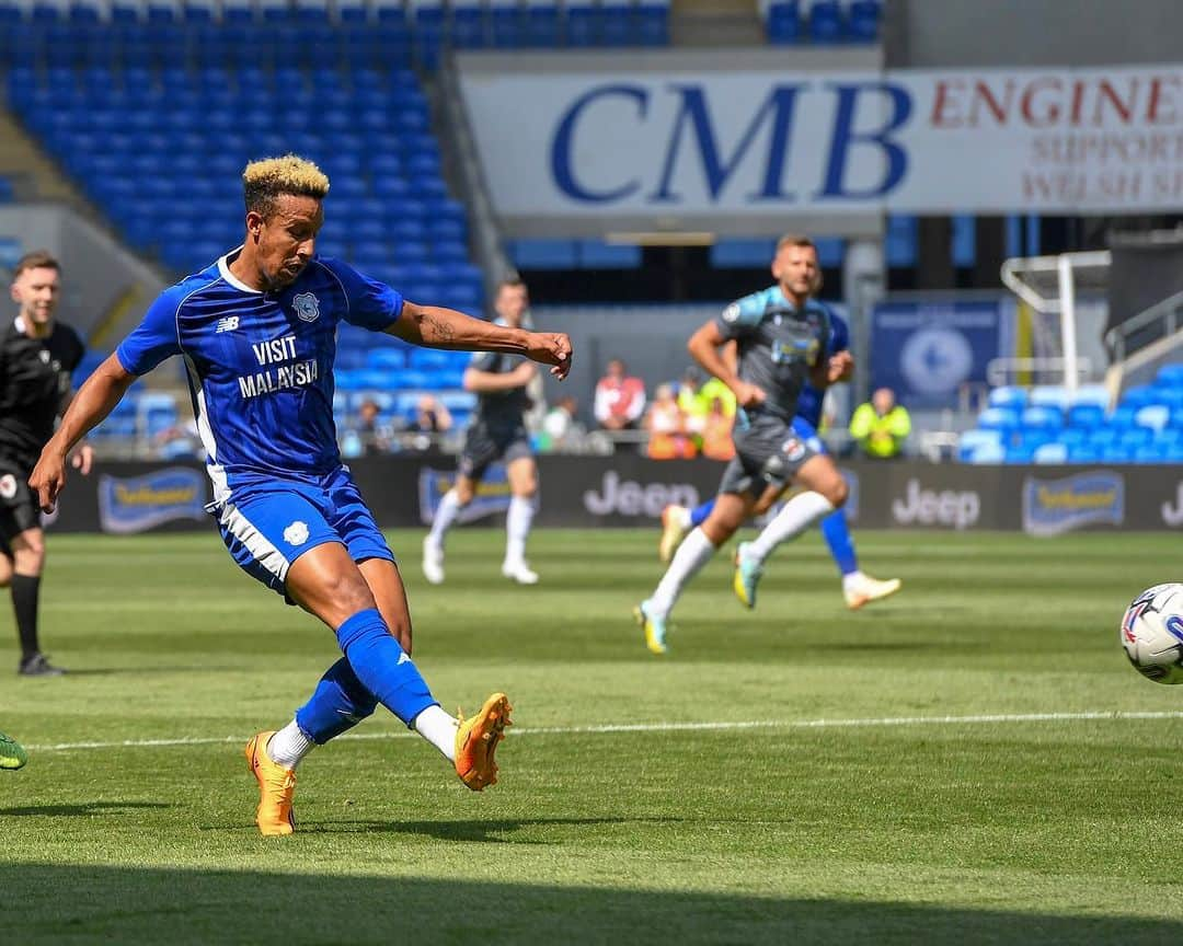 カラム・ロビンソンさんのインスタグラム写真 - (カラム・ロビンソンInstagram)「Felt so good to be back on the pitch today after a long 5 months out 🙌🏽💙 #CardiffCity」7月2日 3時00分 - callumrobinson7