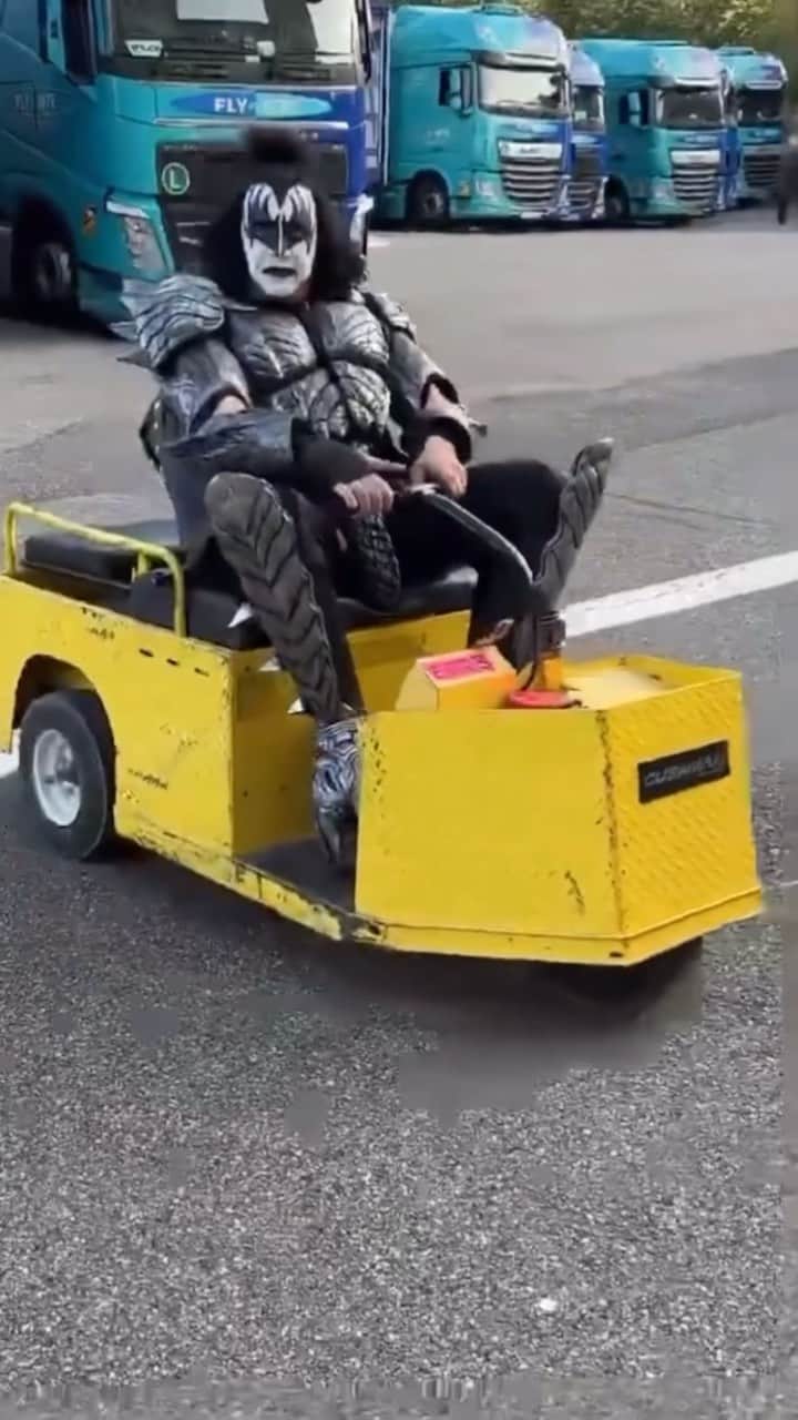 のインスタグラム：「Hilarious.」