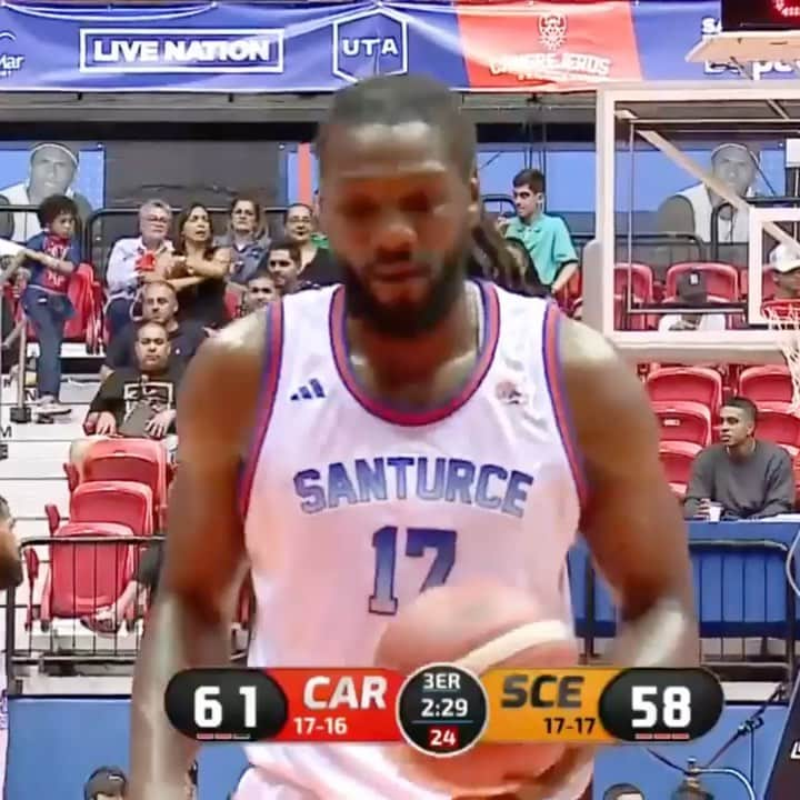 ケネス・フェリードのインスタグラム：「Kenneth Faried @kennethfaried35 was in his bag 💼 this season out in the @bsnpr for @cangrejerosbasket 🔥 13.7PPG 61%fgs 12RPG 2.2BPG 🔥🔥🔥 straight 🐕」