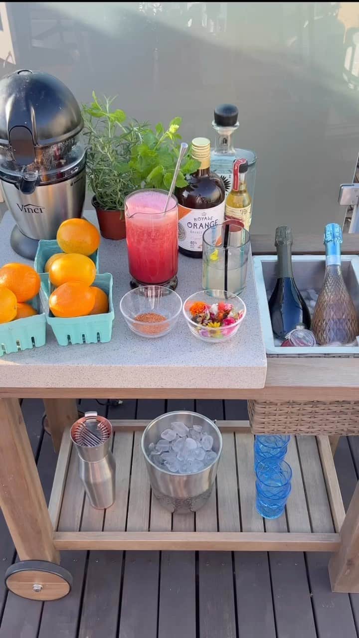 Monica Churchのインスタグラム：「This is where I’ll be all summer 😎  I’m obsessed with this bar cart from @crateandbarrel (it’s discontinued but I’ve link similar ones!).  Here’s my Watermelon Margarita Recipe:  2 oz Watermelon Juice  1 oz Tequila  1 oz Orange Liqueur (@cointreau or similar)  1 oz Lime Juice  3-4 drops @scrappysbitters Fire Water to make it spicy!  Tajin rim and fresh mint to garnish 🍃🍹」