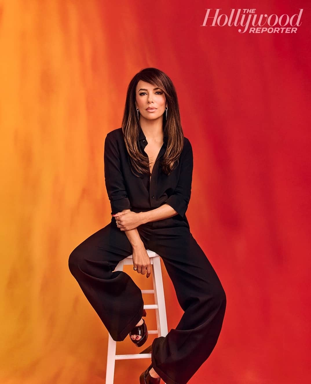 ハリウッド・リポーターのインスタグラム：「⁠Having long harbored ambitions to produce and direct, #EvaLongoria decided it was time to pivot. But the same industry that was ready to program her into its fall lineup was more reticent to put her behind the camera for one of its series. “The industry’s definitely wary of an actor coming in [to direct],” she says. “For me, it was about overcoming that. It wasn’t sexism or racism. It was like, ‘Here comes a dumb actor.’” More details at link in bio. ⁠ ⁠ Photographer: Jai Lennard @jai.lennard⁠ Styling: Maeve Reilly @stylememaeve⁠ Hair: Ken Paves @kenpaves⁠ MU: Elan Bongiorno @beautybyelan⁠ Location: Pier59 Studios @pier59studios」