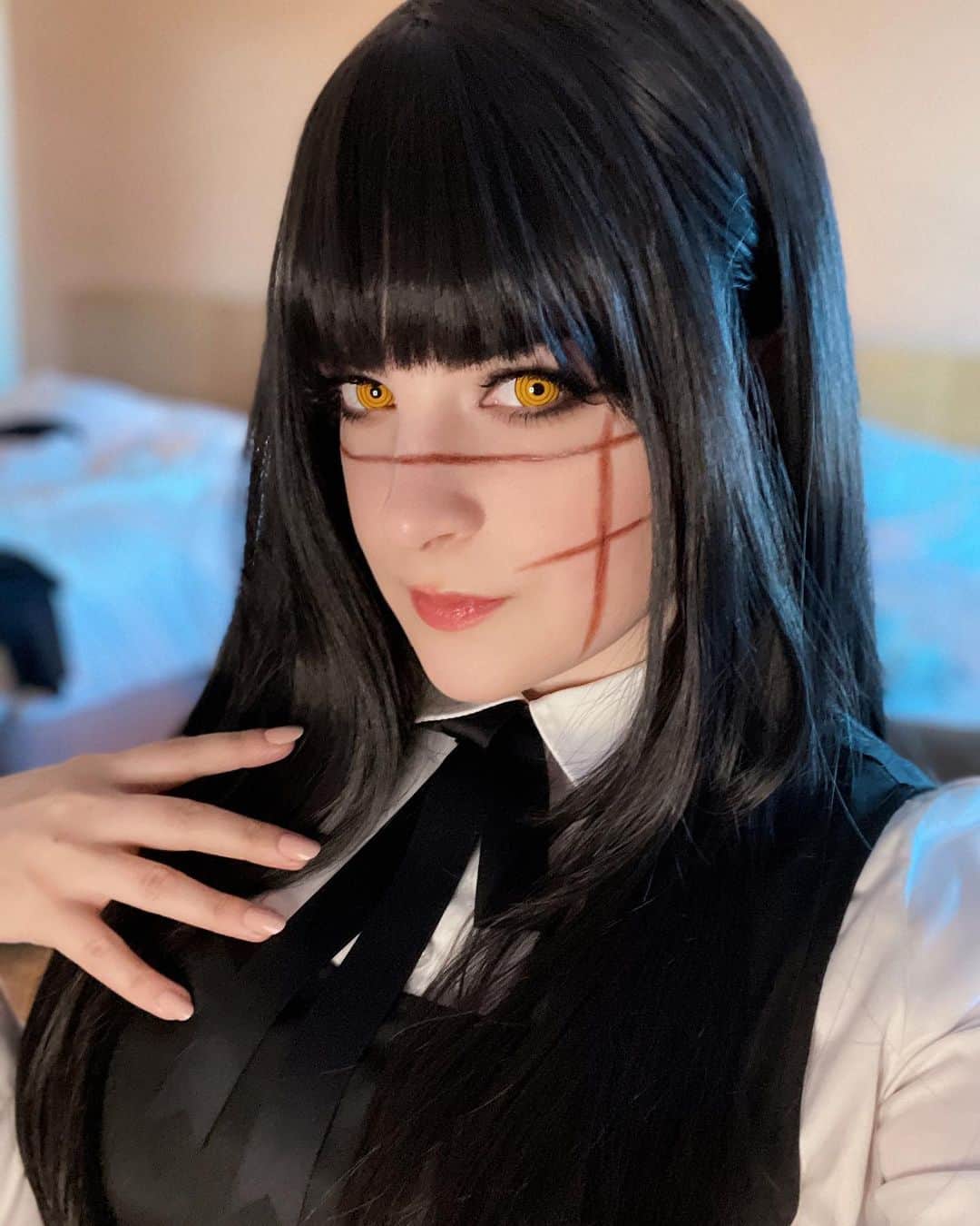 Tessaのインスタグラム：「DAY 1 @ #animeexpo2023  as Yoru from #chainsawman !!   Sorry if I’m not very responsive, my service is pretty bad here!😭」