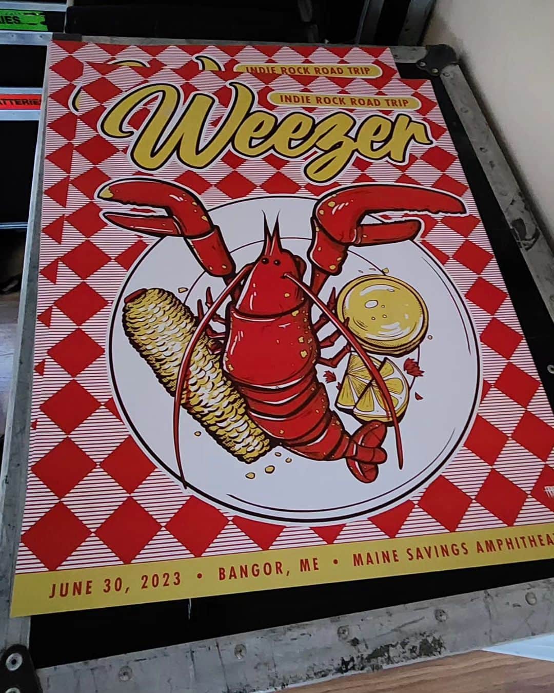 リヴァース・クオモさんのインスタグラム写真 - (リヴァース・クオモInstagram)「Bangor, ME 6-30-23. This state and its people, specifically its Weezer people, are just so beautiful. Plus we got our first crowd surfer of the tour last night, so clearly they know how to party too.  Worcester, let's get saucy tonight.」7月2日 4時14分 - rivers_cuomo