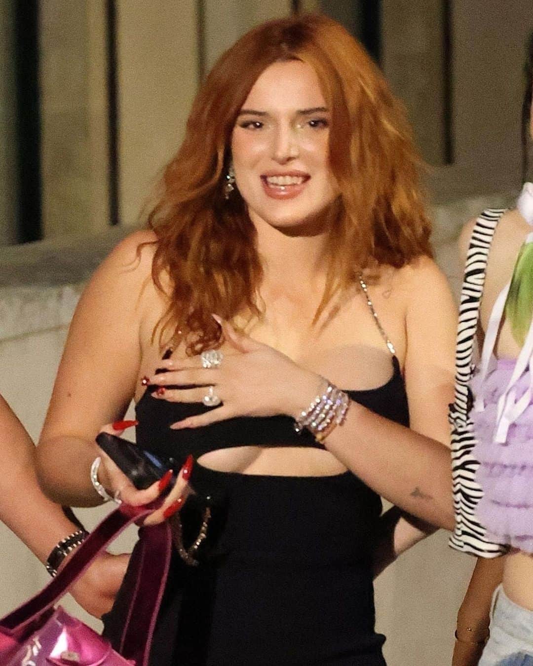 Just Jaredさんのインスタグラム写真 - (Just JaredInstagram)「Bella Thorne steps out for the night with fiance Mark Emms while on vacation in Italy. #BellaThorne #MarkEmms Photos: Backgrid」7月2日 4時43分 - justjared