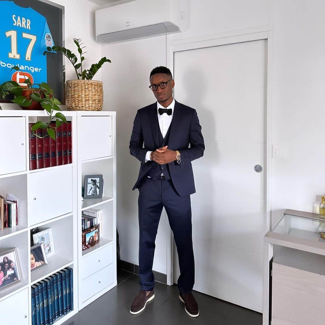 ブナ・サールさんのインスタグラム写真 - (ブナ・サールInstagram)「Live in the moment 🕴🏾 June 23’」7月2日 4時43分 - bounasarr