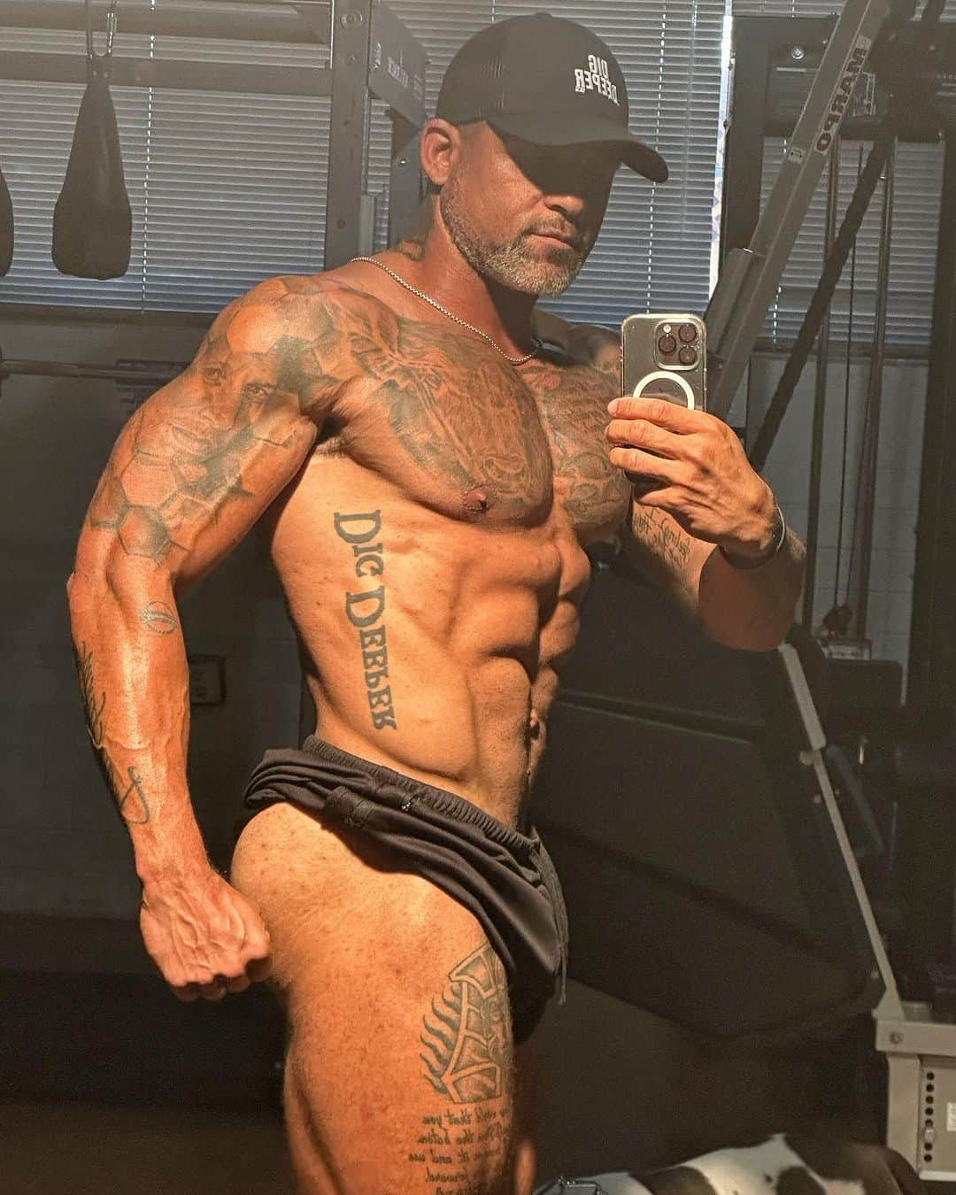 ショウン・トンプソンさんのインスタグラム写真 - (ショウン・トンプソンInstagram)「7 Weeks Out! I’m not even gonna act like this is easy! #digdeeper #npc #ifbb」7月2日 5時19分 - shaunt