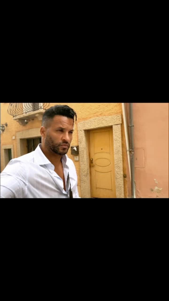 リッキー・ウィットルのインスタグラム：「Ugh I miss you europe ❤️🙏🏾🥰 can’t beat the culture,history and gelato 😜🍦  If I could ever offer advice, if you can, it would be to travel, see new places ,people and experience the beauty in the world. Open your eyes,hearts and minds to the education and wonderful experiences different cultures places and people can gift you #europe #gelato #culture #travel #lovelife #livelife #livedontjustexist」