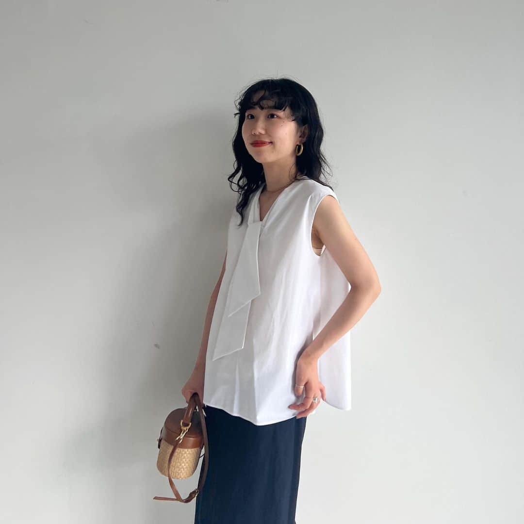 デミルクス ビームス 新宿のインスタグラム：「. #staffstyling  #demiluxebeams_nakamaru  . TOPS:6401-80 .  【《保存ボタン》を押して頂くと、気になる商品を後から見返せます⭕️是非、試してみてください😌】  #demiluxebeams  #demiluxebeams_shinjuku  #デミルクスビームス  #BEAMS #ビームス」