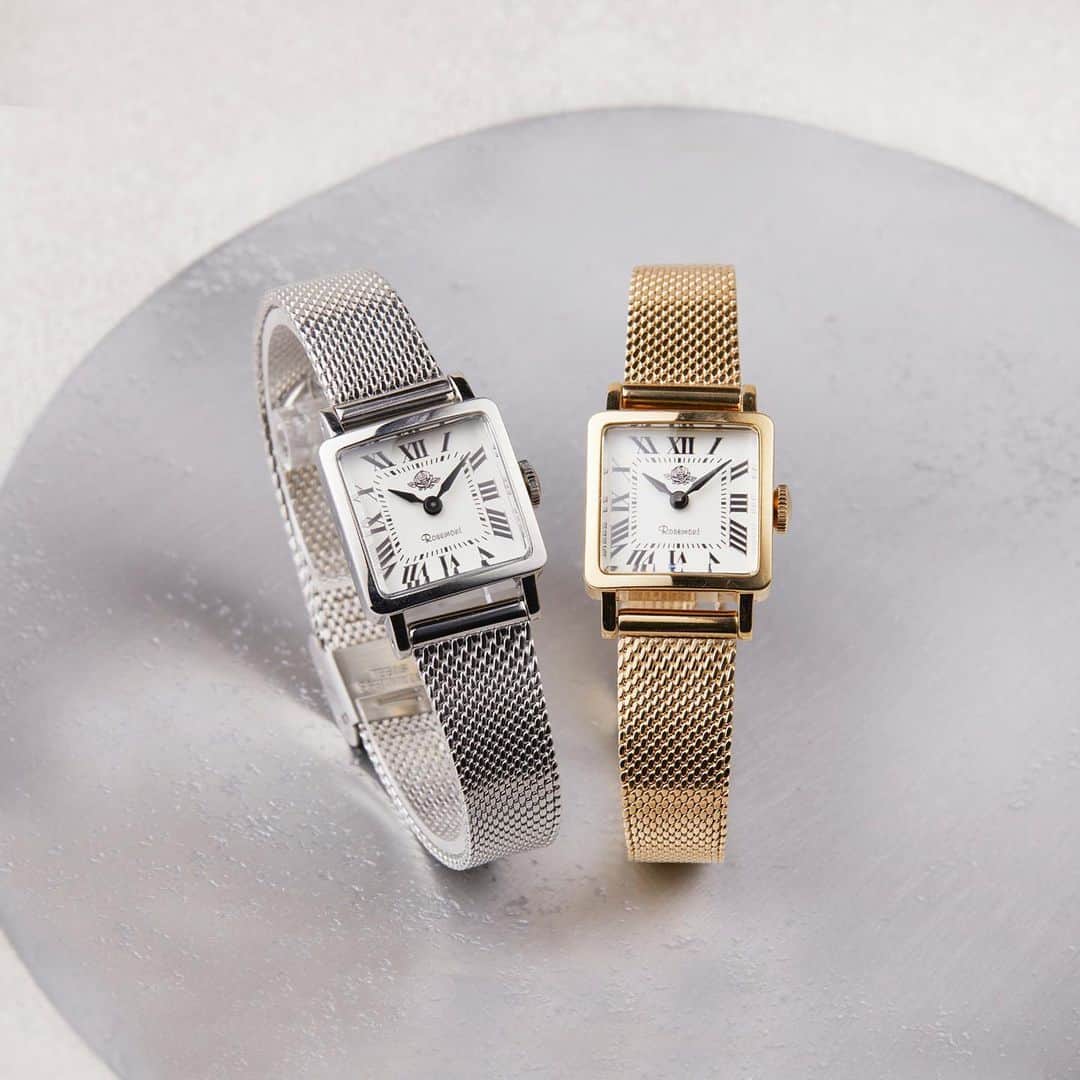 rosemont_jpのインスタグラム：「リュクスなアンティークゴールドカラーの腕時計と、洗練された雰囲気をプラスしてくれるシルバーカラーの腕時計。あなたなら、どちらを選ぶ？ . #rosemont #ロゼモン #時計 #腕時計 #最新 #rs71 #スイス #クラシカル #アクセサリー #アクセ #コーデ #手元 #暮らし #上品 #アンティーク #シルバー #ゴールド #classic #watch #swissmade #homedesign #accessories #antique #fashion #summerfashion」