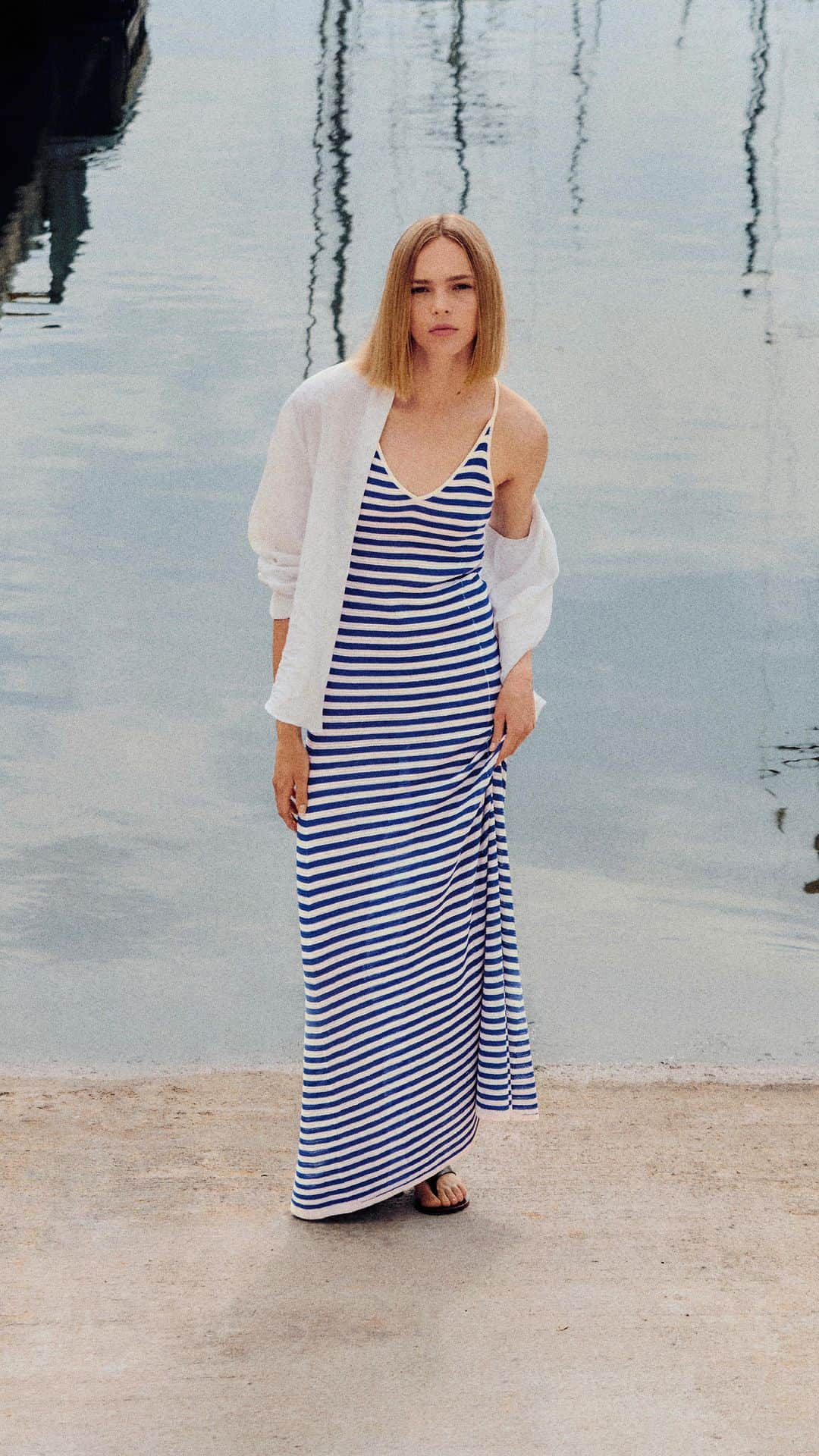 MANGOのインスタグラム：「We’re kicking off the sailing season with laid-back vibes, touches of blue and lots of style ⚓️ Discover our new collection at mango.com.  #MangoWoman」