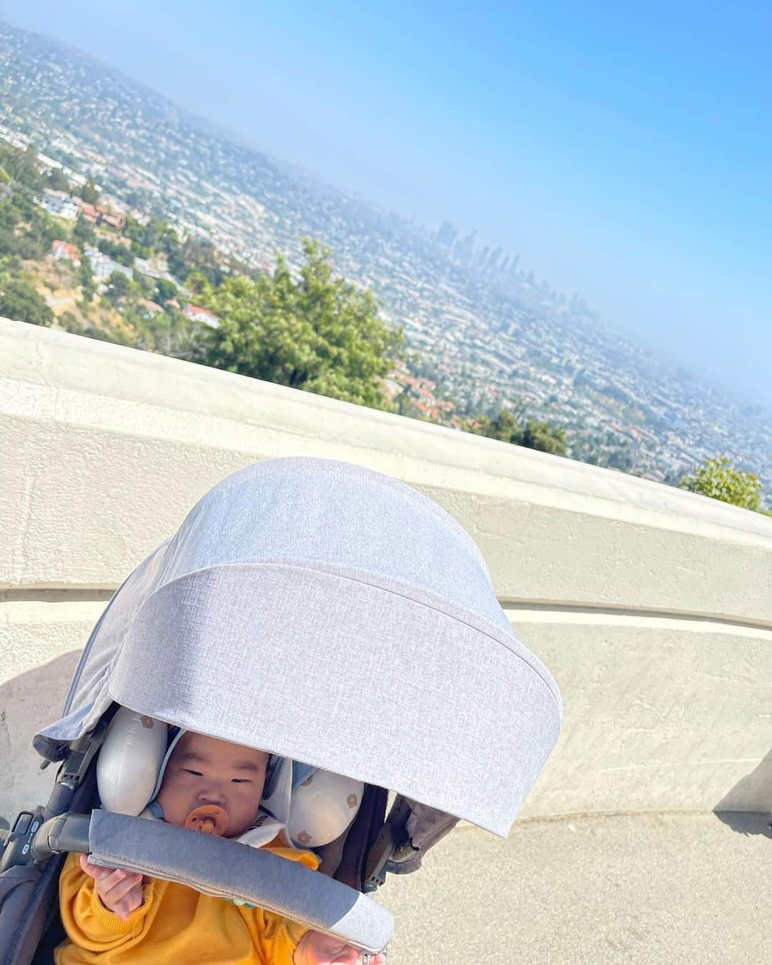 パク・ヒヨンさんのインスタグラム写真 - (パク・ヒヨンInstagram)「#griffithobservatory #firstvisit with Mino 🧡so happy to be with Mino my boy. Very Precious time with him 기타잘켜는 울언니 🥹 도 함께 동행 @lisoguitar」7月2日 16時21分 - heeyounglpga