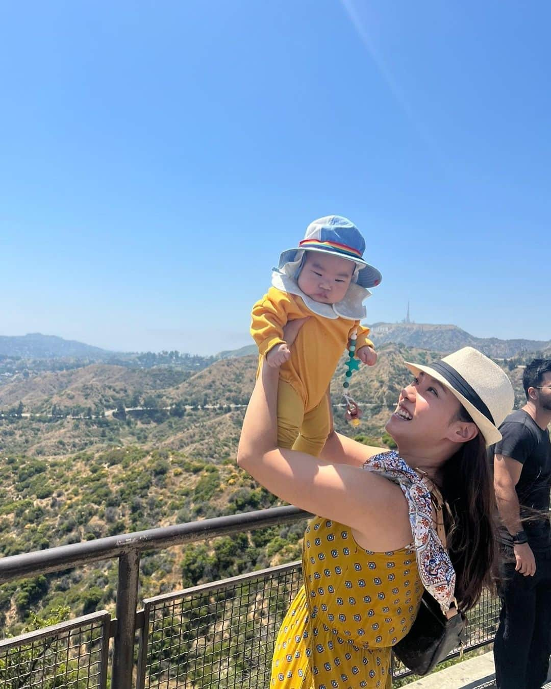 パク・ヒヨンさんのインスタグラム写真 - (パク・ヒヨンInstagram)「#griffithobservatory #firstvisit with Mino 🧡so happy to be with Mino my boy. Very Precious time with him 기타잘켜는 울언니 🥹 도 함께 동행 @lisoguitar」7月2日 16時21分 - heeyounglpga