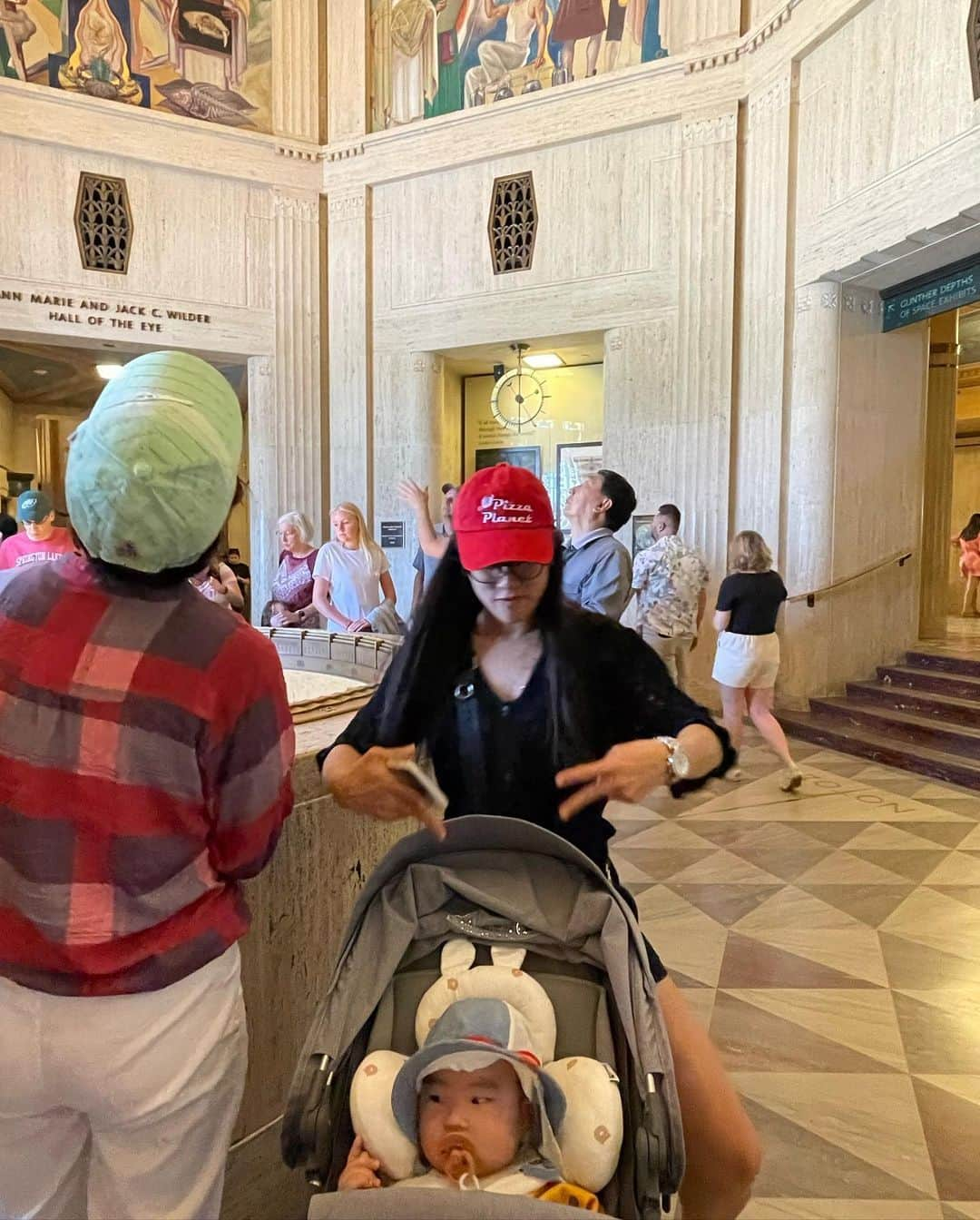 パク・ヒヨンさんのインスタグラム写真 - (パク・ヒヨンInstagram)「#griffithobservatory #firstvisit with Mino 🧡so happy to be with Mino my boy. Very Precious time with him 기타잘켜는 울언니 🥹 도 함께 동행 @lisoguitar」7月2日 16時21分 - heeyounglpga