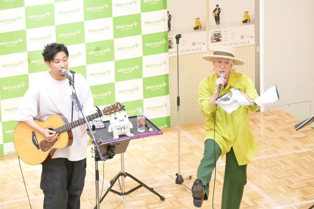 山田義孝のインスタグラム：「☀️☀️☀️ モリシア津田沼にて リリースイベントでした✌︎✨ 駆けつけてくれた方々、 足を止めてくれた方々に感謝🔥 この出逢いをきっかけに僕等のこれまでの音楽も遡ってもらえたら幸せです。 “自分の為の歌”がきっとあるはず。 またお会いしましょう✨ みんな元気でね👍✨ 音楽で応援してるよ。 #吉田山田 #備忘録音」