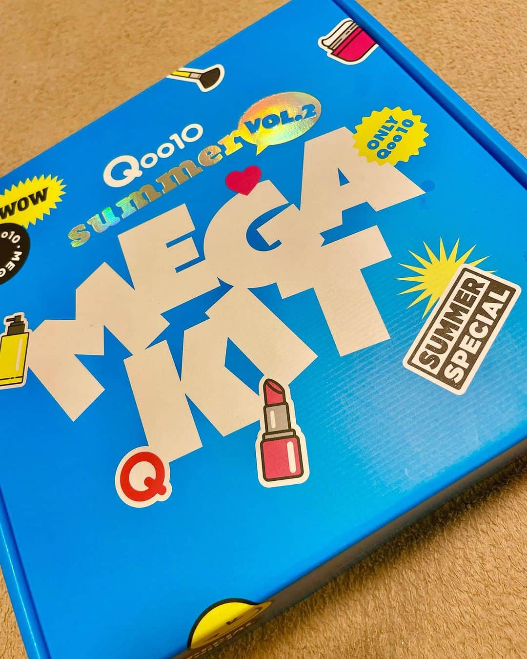 HARUKAさんのインスタグラム写真 - (HARUKAInstagram)「Q0010の人気商品が詰まった MEGA KITで色々使ってみた🩵  私のお気に入りは  ✅SCINIC サイニック エンジョイ スーパー アクティブ エアリー サンスティック SPF50 + PA ++++ 手を汚さず手軽に使えるスティックタイプ 濡れた肌やメイクの上からもOK ベタつきなく軽いつけ心地🏖  今年のはピンクヘアでいくから 肌は白肌キープするつもり✨  ✅Anua 桃70％ナイアシンセラム  も良かったよ🥰 もっちりとしたテキスチャーなのに さらりとした仕上がり そしてなんと言ってもほんのり桃の香りが幸せ🍑  今回試したもの👌✨ ①フレッシュリージュースドビタミンEマスク 15ml ②ストレスリリービングリップアンドアイリムーバーパッド30枚 ③グリッターアイシャドウ 1個 ④オアシススージングマスク 1枚 ⑤エンドラスターティント 1個 ⑥桃70％ナイアシンセラム 30ml ⑦フレッシュクレンジングオイル 20ml ⑧ダイブインマスク 1枚 ⑨5番 白玉グルタチオンC美容液 30ml ⑩サイニック エンジョイ スーパー アクティブ エアリー サンスティック SPF50 + PA ++++ 15g  @qoo10.official でお得なメガポ開催中❣️ メガポタグ付きの商品は【最大20%のポイント還元】 +【最大10%割引】 でとってもお得🙌 7/1(土)0:00~7/7(金)23:59まで♥ 🔺URL🔺 https://special.qoo10.jp/DynamicAD/5298/  #コスメ #メイク #可愛い #美肌  #スキンケア #白肌 #ツヤ肌  #Qoo10MegaKit #Qoo10 #メガポ #PR」7月2日 16時39分 - haruka_o8o4