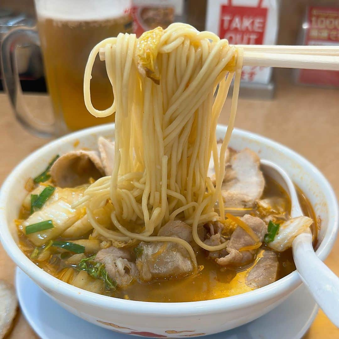 山岸久朗さんのインスタグラム写真 - (山岸久朗Instagram)「天理スタミナラーメン食べた後、セッキーに報告したら、奈良県民は天理スタミナラーメンと言われたら彩華ラーメンしか認めんと言われた。えーっ美味しかったけどなぁ。  ガリガリ君がサービスだったので、うまれてはじめてガリガリ君を食べた。って福本大晴に報告したら、「どんな人生生きてきたんすか」と言われた。えーっ太りたくないからアイスを遠ざけてきただけよ。でもタダやったから食べたけど笑笑  #天理スタミナラーメン  #天スタ #天スタグラム  #スタミナラーメン #ガリガリ君  #ガーリガーリー君  #ガーリガーリーくーん  #ガリガリなりたい #箕面 #箕面グルメ  #箕面ランチ  #minoh #ramenosaka  #garigarikun」7月2日 7時56分 - yamaben