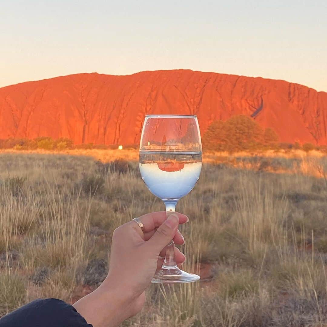 のインスタグラム：「✈️🇦🇺Uluru   #uluru #ayersrock  #sunsetuluru  #ウルル  #ウルルカタジュタ国立公園  #オーストラリア旅行」
