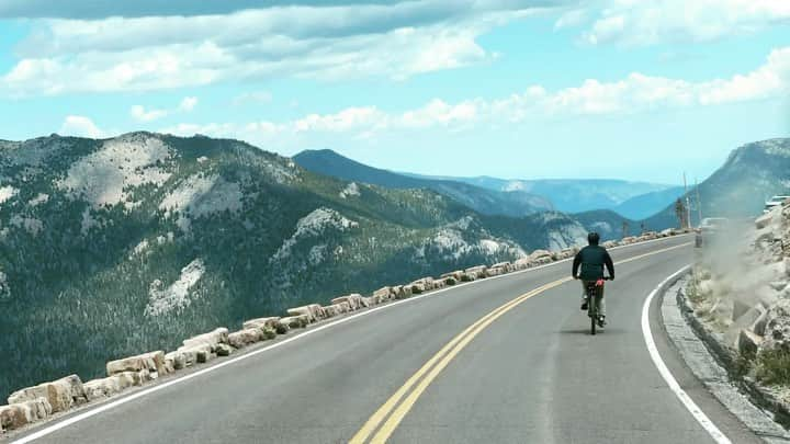 トローヤン・ベリサリオのインスタグラム：「Rocky Mountain Life.」