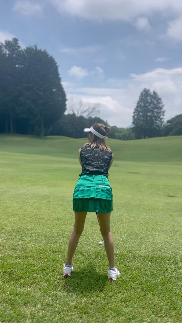 後藤佑紀のインスタグラム：「🏌️‍♀️💚💚   #muta #mutaracing #mutamarine  #mutamarinegolf  #ゴルフ #ゴルフウェア #ゴルフ女子  #ゴルフコーデ  #ゴルフ初心者 #レースクイーン #mutaracingfairies」