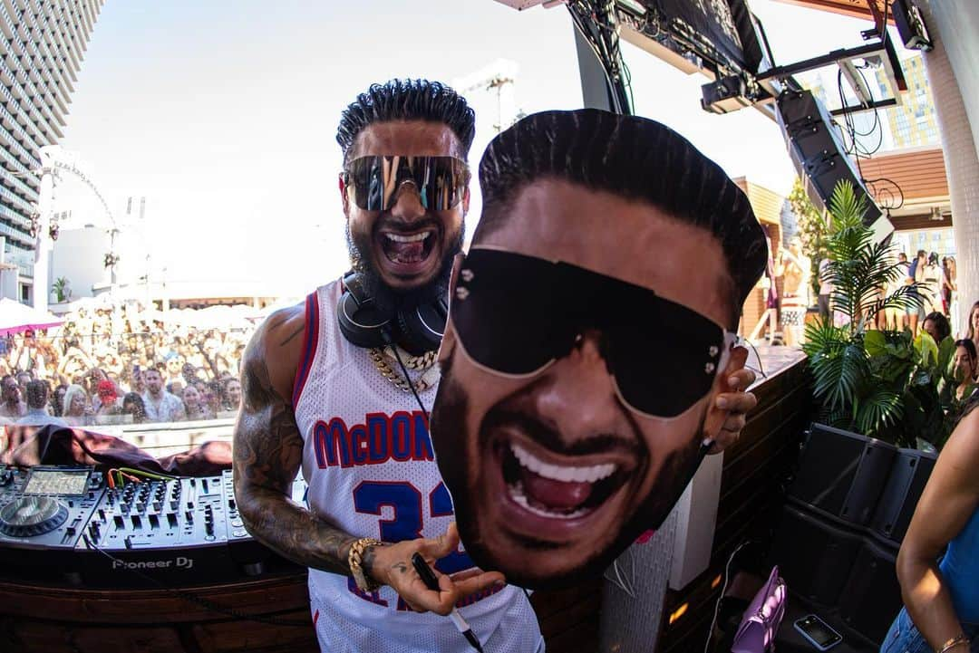 Pauly Dさんのインスタグラム写真 - (Pauly DInstagram)「I Love Bday Celebrations This Time A Yearrrrr!!!!!! 🇺🇸🎂🙌  📸 @koollpics」7月2日 9時44分 - djpaulyd