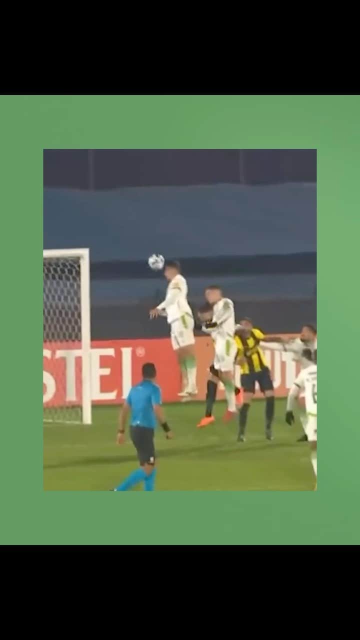 ダニーロ・フェルナンド・アベラールのインスタグラム：「Sem atalho, apenas trabalho 🤝」