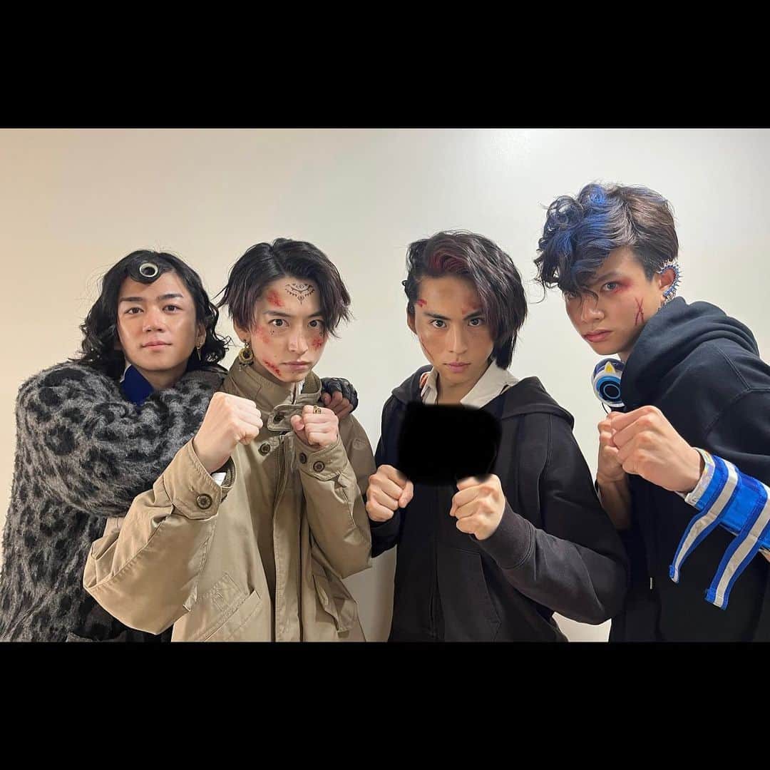 千綿勇平さんのインスタグラム写真 - (千綿勇平Instagram)「18話ありがとうございました！  今日のインライはちょっと早めの17時半からやります！  #キングオージャー #ヤンマ #ギラ #ジェラミー #シオカラ」7月2日 10時19分 - yuhei_chiwata